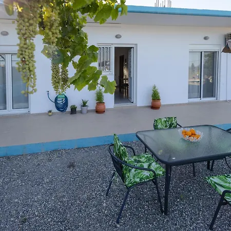 Апартаменты Stefanos House Stegna *